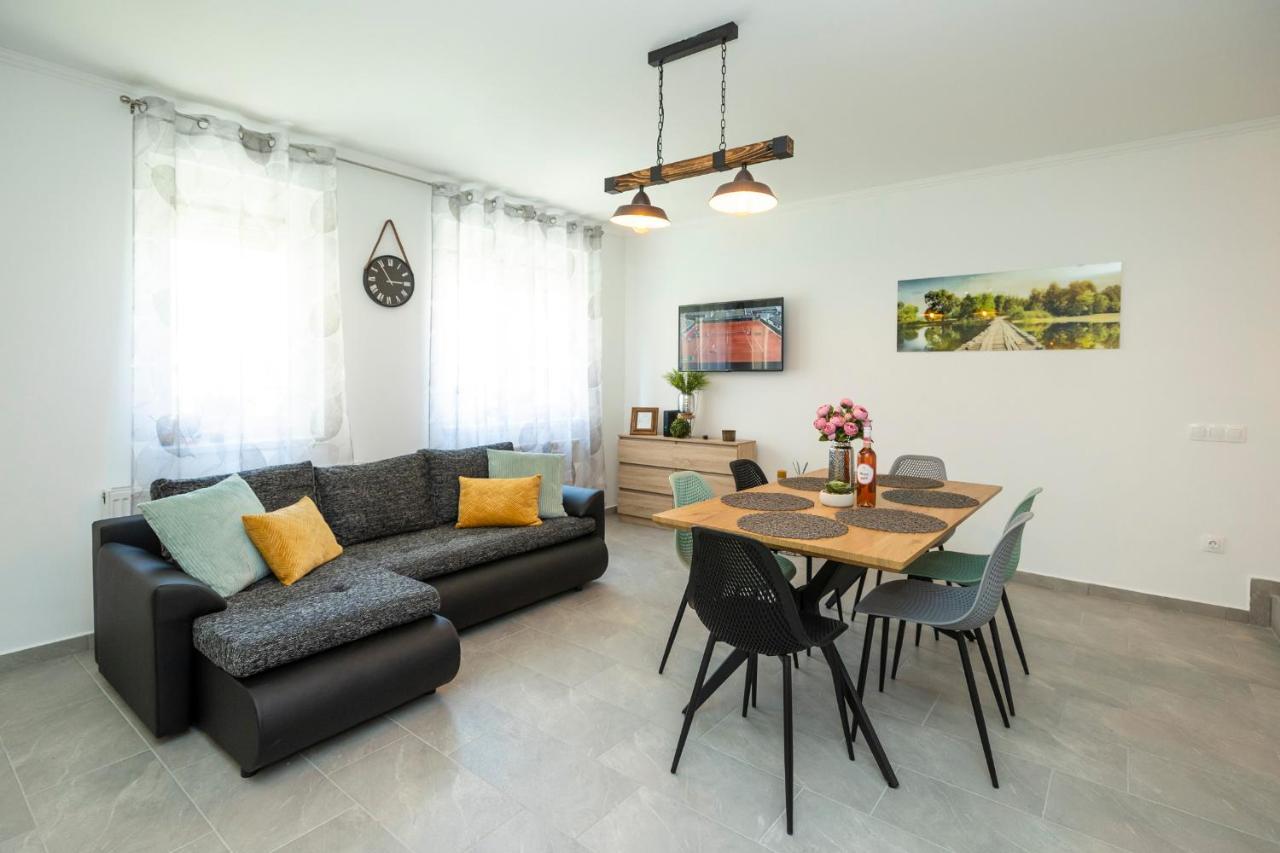 Apartamento Zsendülő Apartman Eger Exterior foto