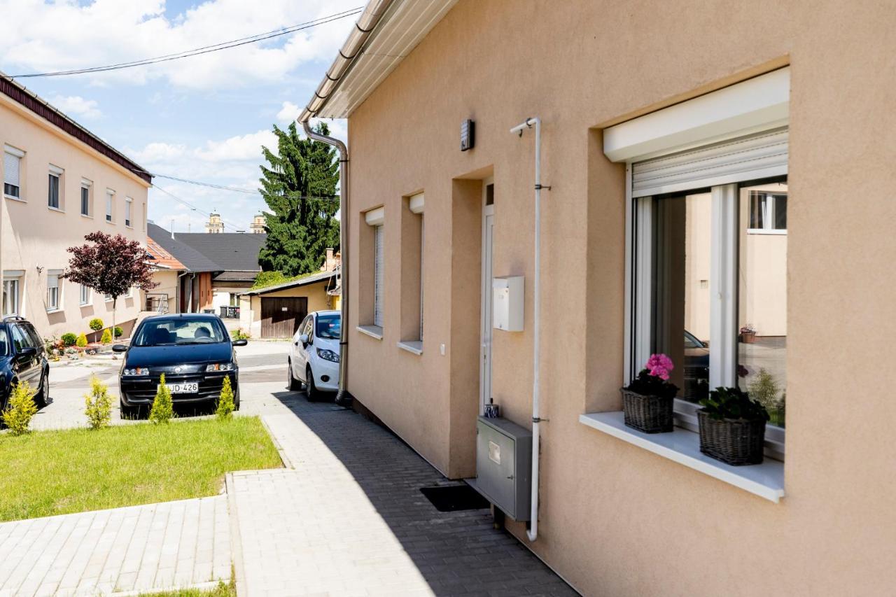 Apartamento Zsendülő Apartman Eger Exterior foto